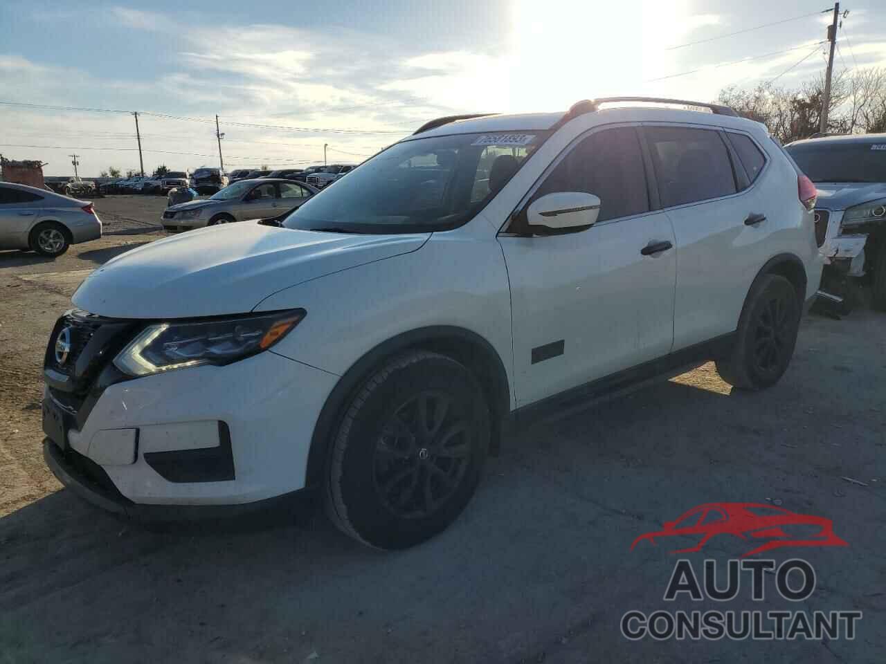 NISSAN ROGUE 2017 - 5N1AT2MT1HC770256