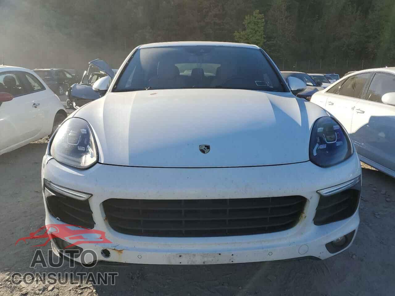 PORSCHE CAYENNE 2016 - WP1AA2A22GLA01445