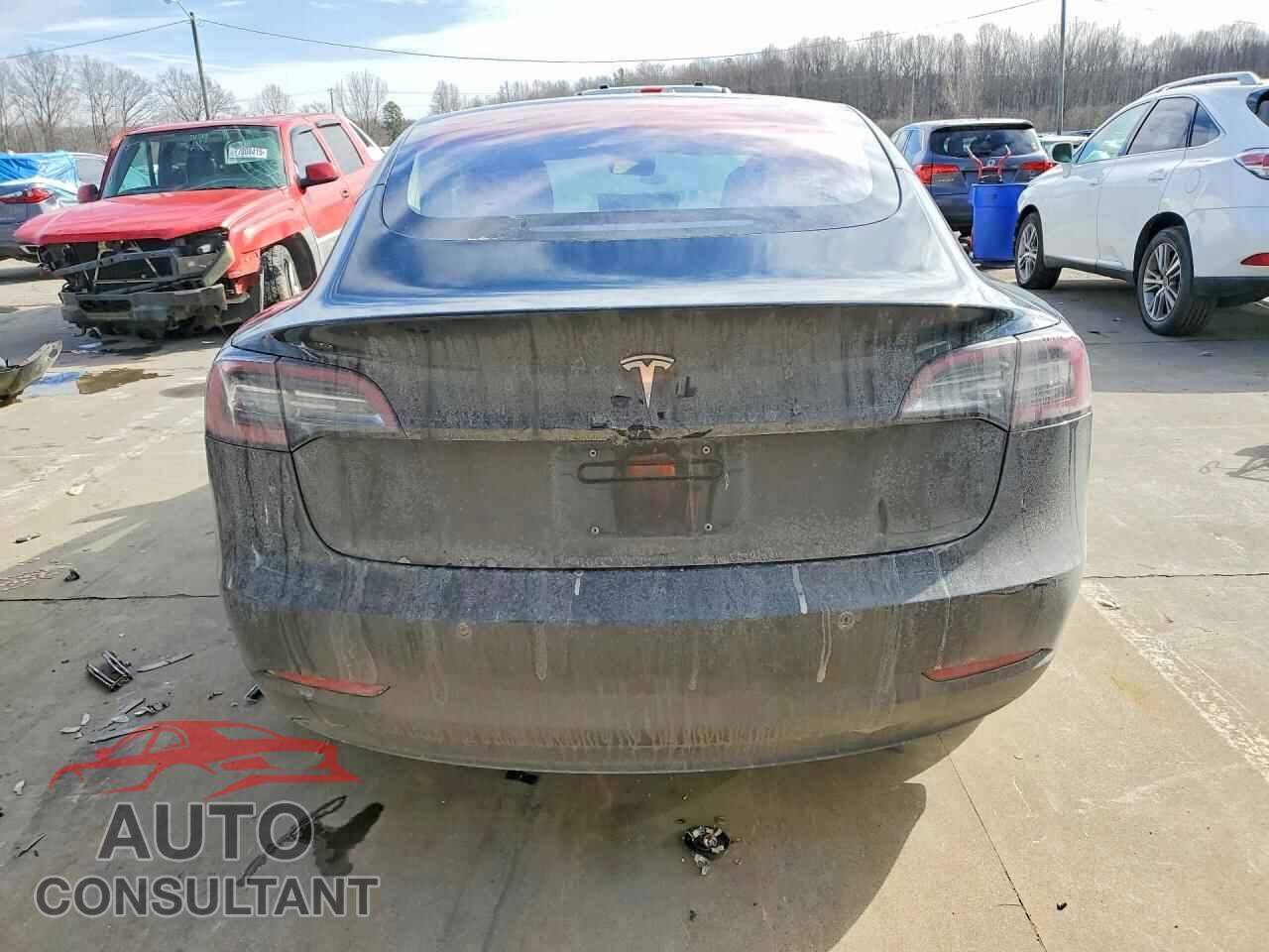 TESLA MODEL 3 2018 - 5YJ3E1EA9JF009367