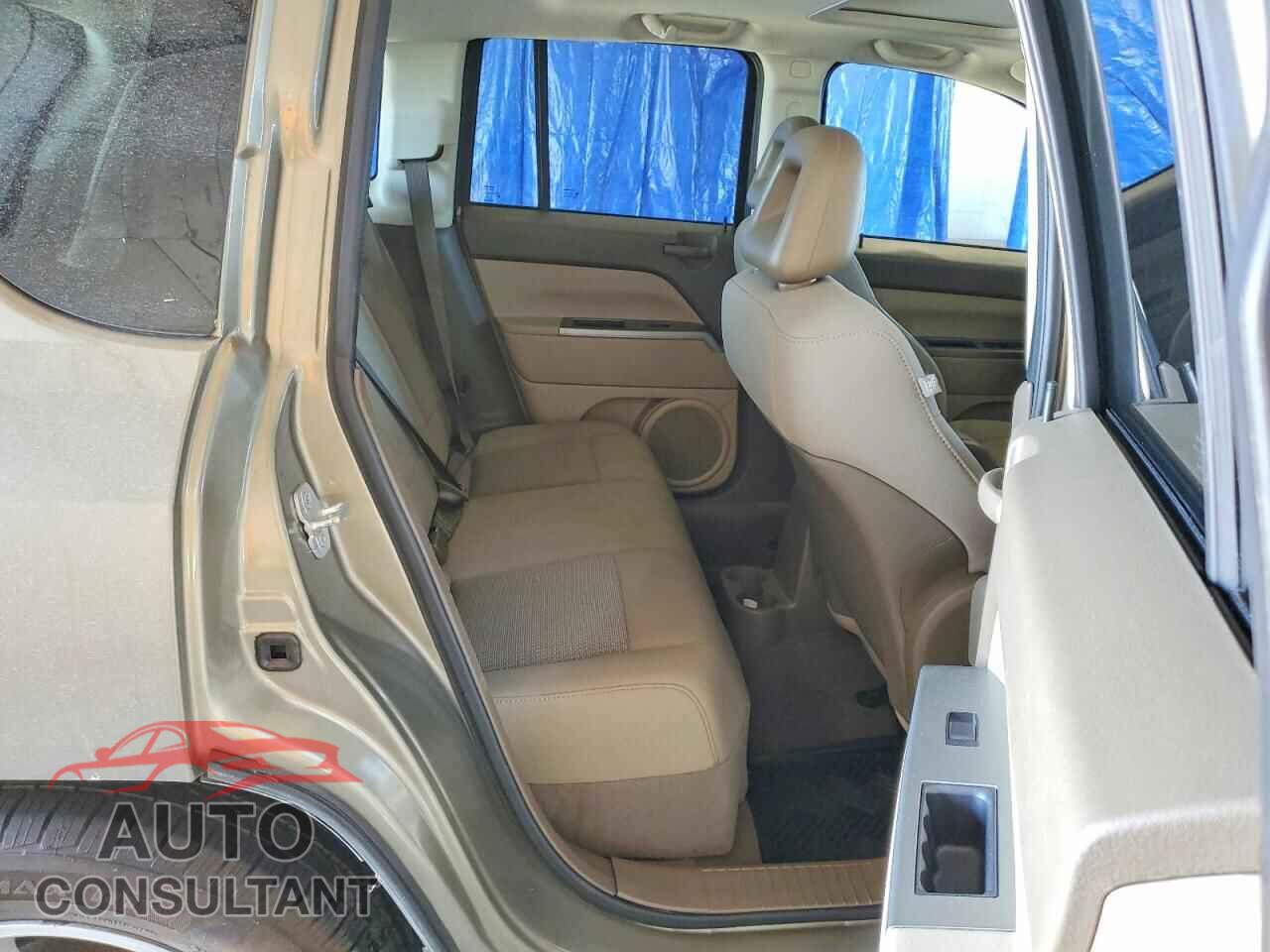 JEEP COMPASS 2010 - 1J8FT47W07D204313