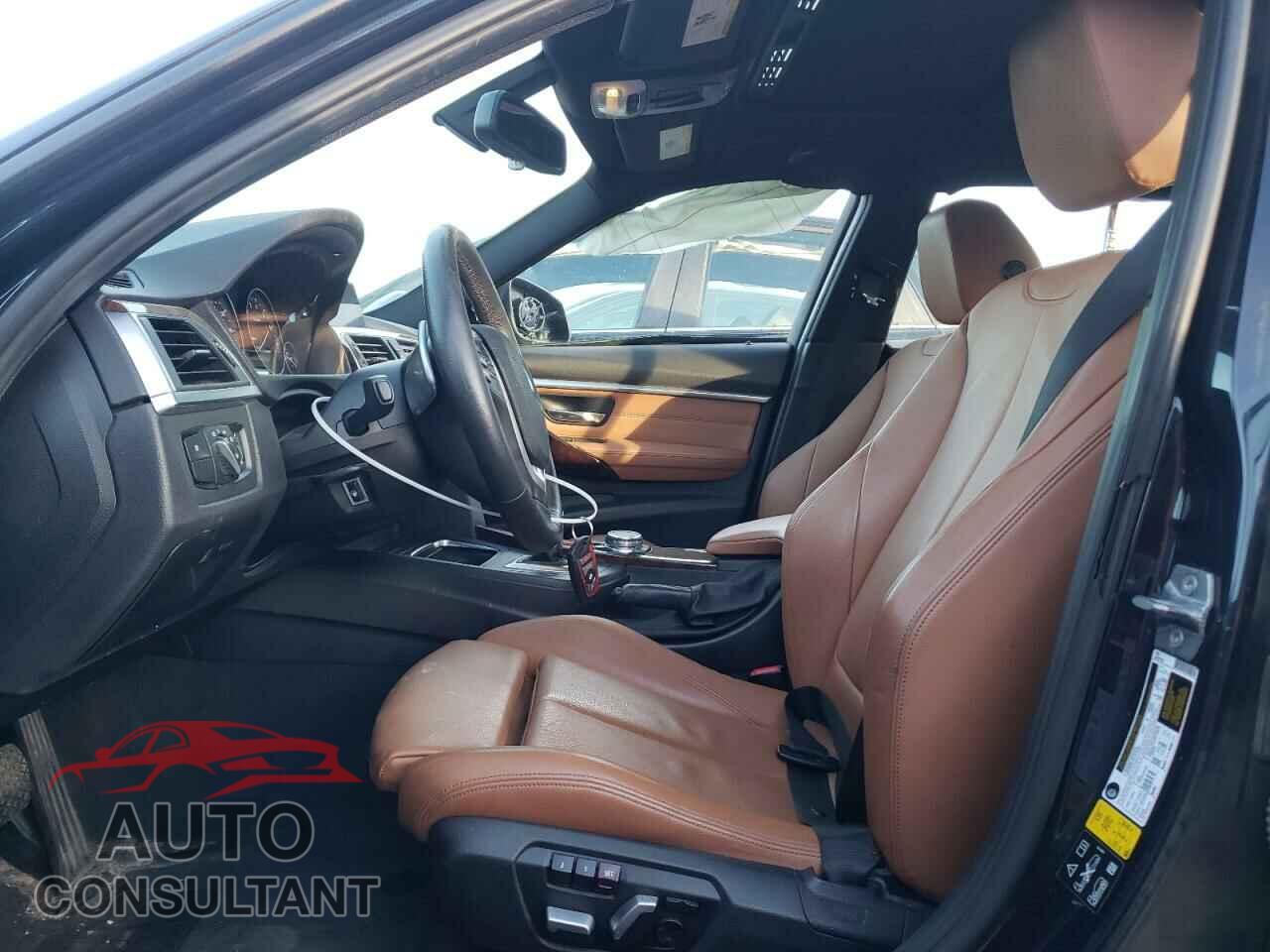 BMW 3 SERIES 2016 - WBA8E3G5XGNU00245