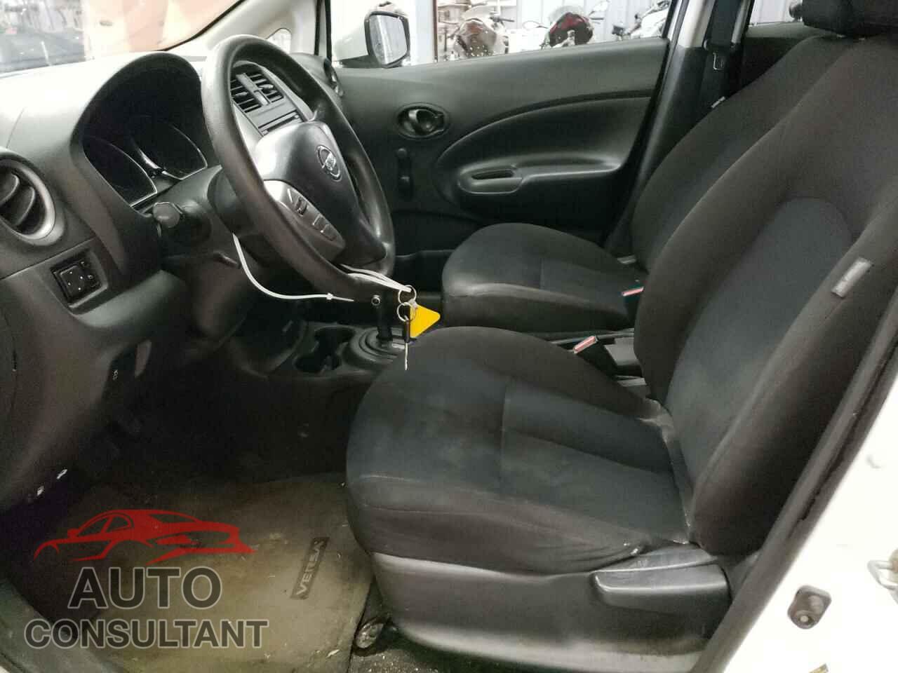 NISSAN VERSA 2017 - 3N1CE2CP3HL374381