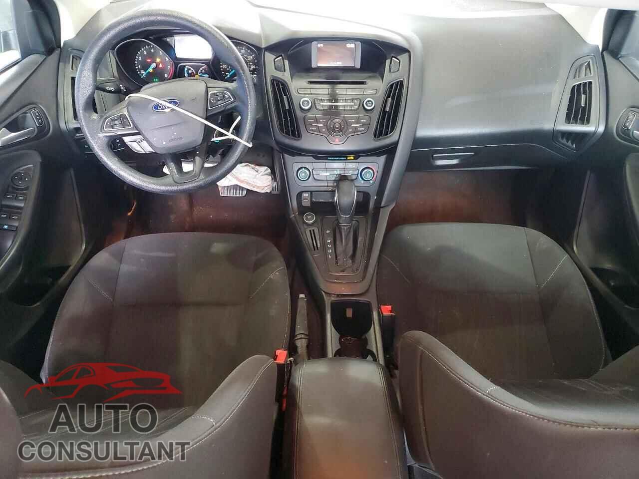 FORD FOCUS 2017 - 1FADP3F25HL212528