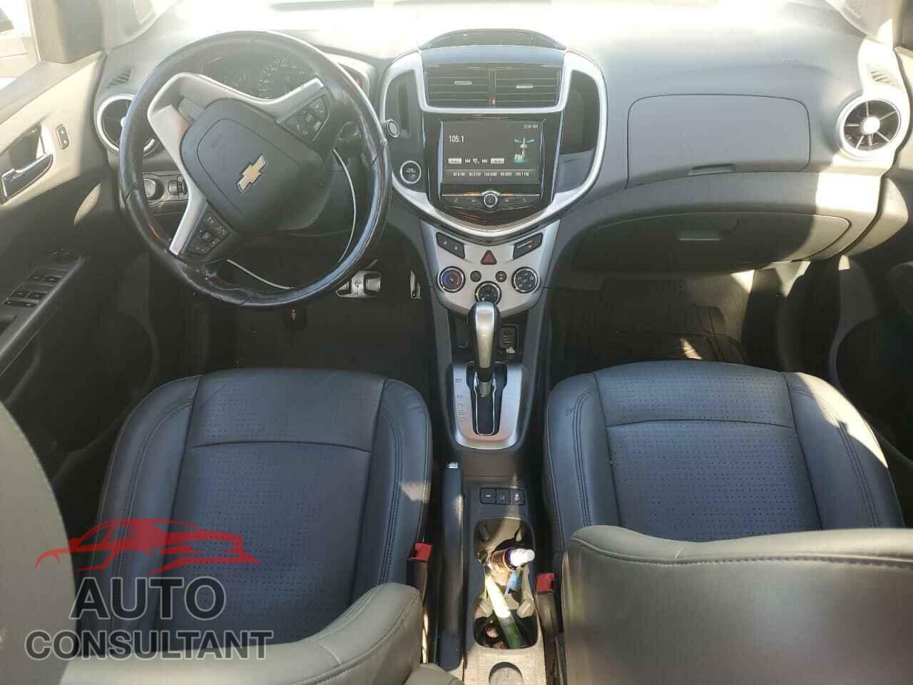 CHEVROLET SONIC 2017 - 1G1JF5SB2H4119082