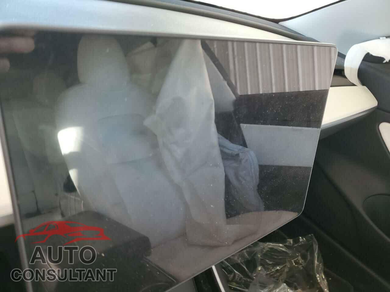 TESLA MODEL 3 2018 - 5YJ3E1EB5JF134908