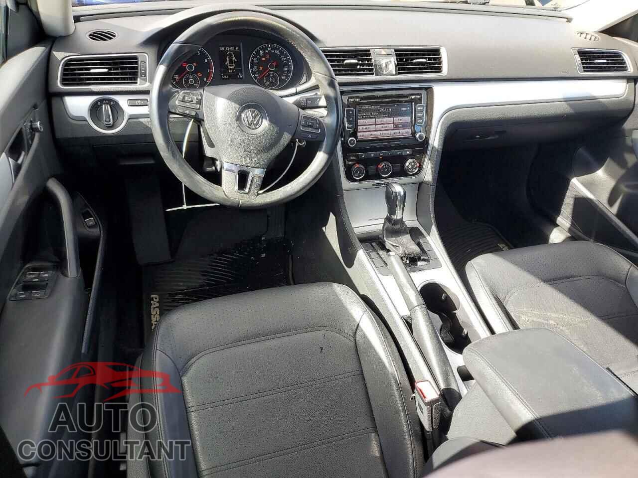 VOLKSWAGEN PASSAT 2013 - 1VWBP7A38DC007771