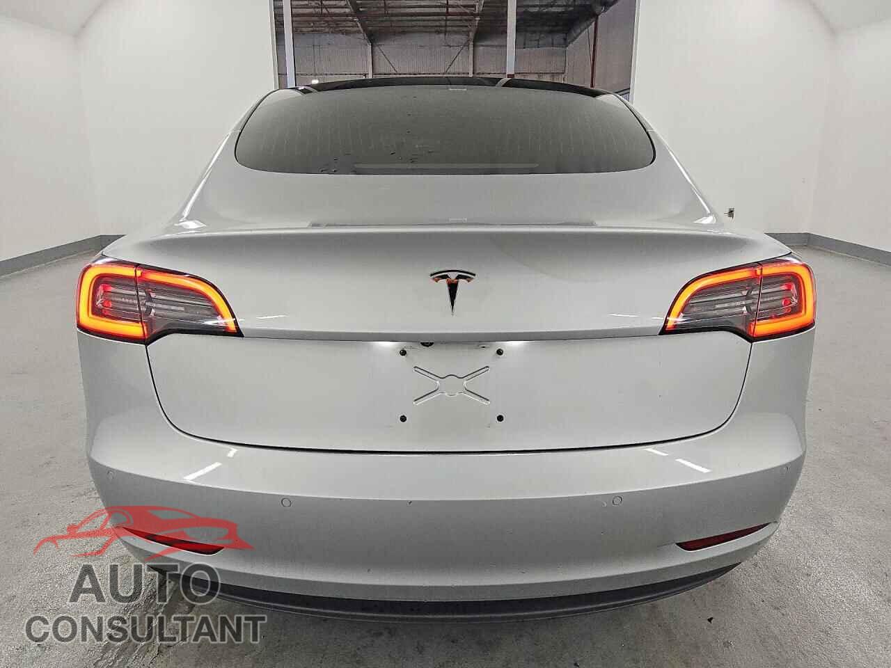 TESLA MODEL 3 2018 - 5YJ3E1EA6JF003476