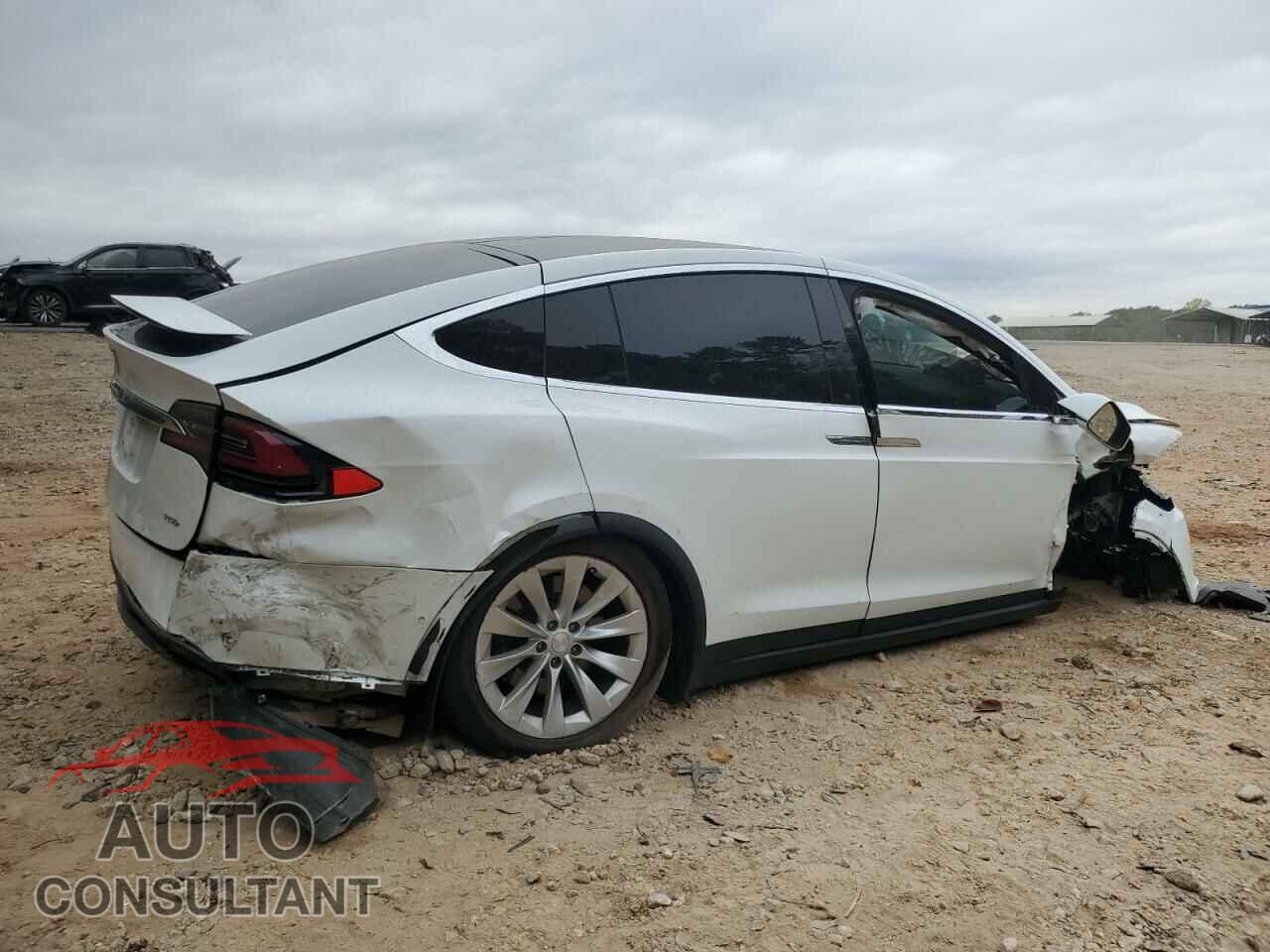 TESLA MODEL X 2018 - 5YJXCAE26JF114948