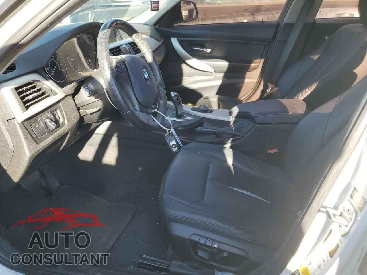 BMW 3 SERIES 2015 - WBA3C3C52FK201017