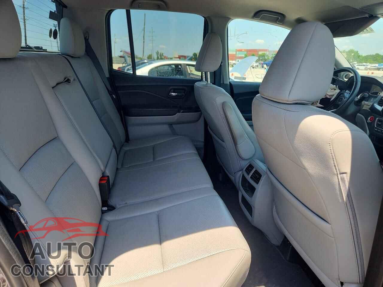HONDA RIDGELINE 2018 - 5FPYK3F66JB015946