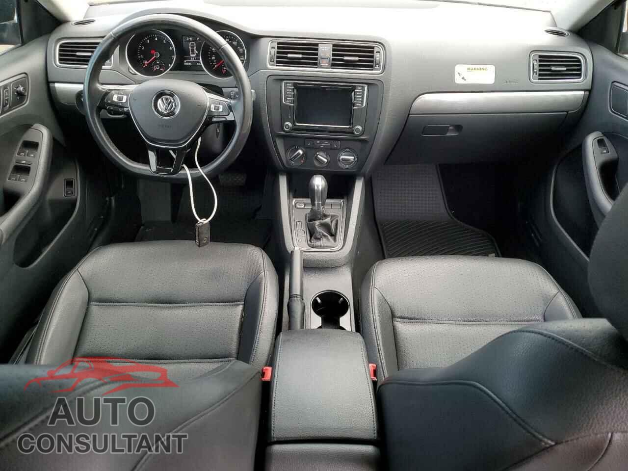 VOLKSWAGEN JETTA 2017 - 3VWDB7AJ9HM284696