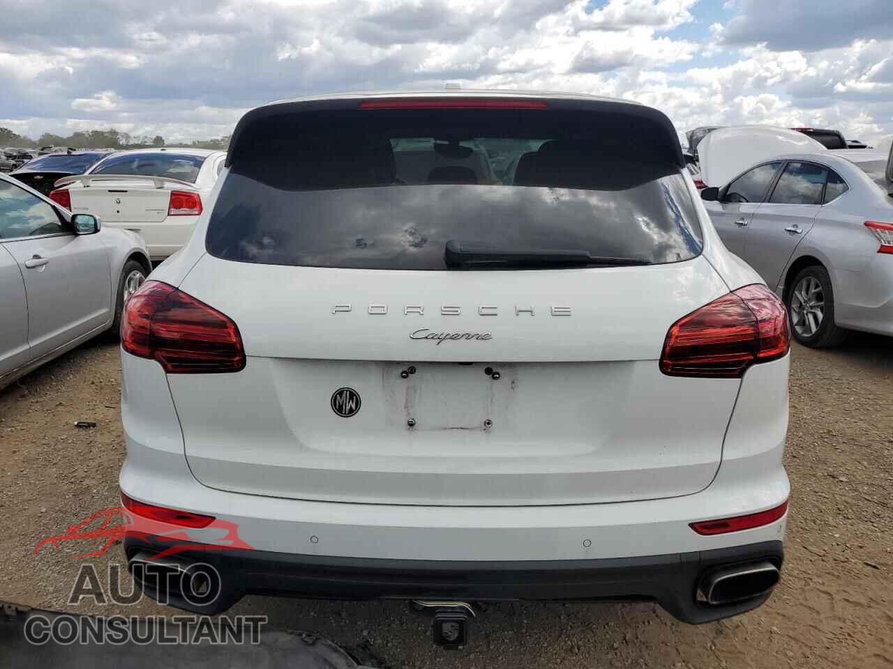 PORSCHE CAYENNE 2017 - WP1AA2A27HKA83826