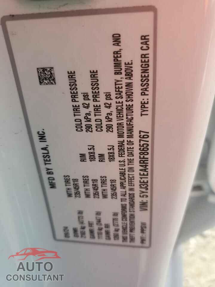 TESLA MODEL 3 2024 - 5YJ3E1EA4RF865767