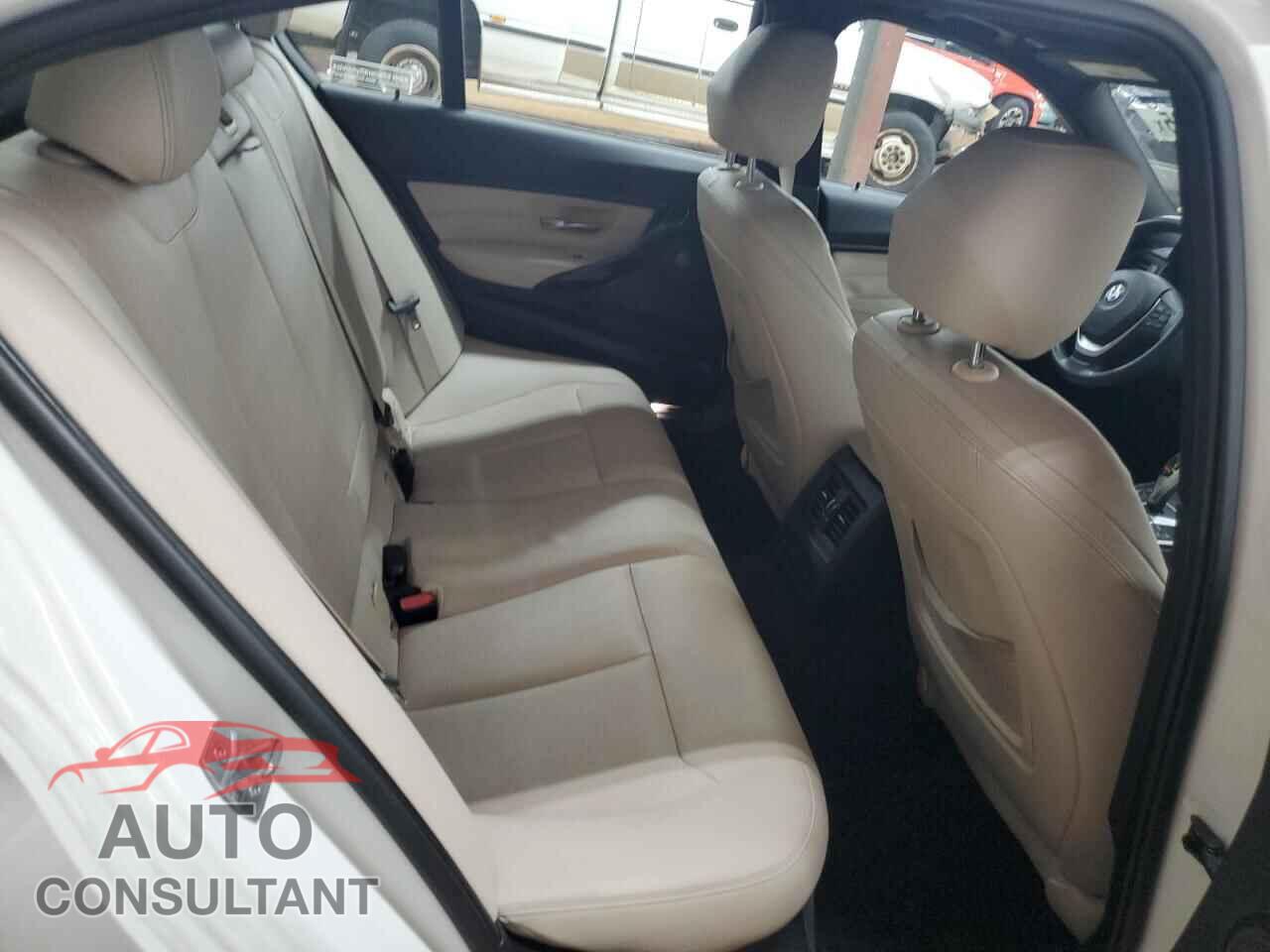 BMW 3 SERIES 2014 - WBA3A5G54ENP32177
