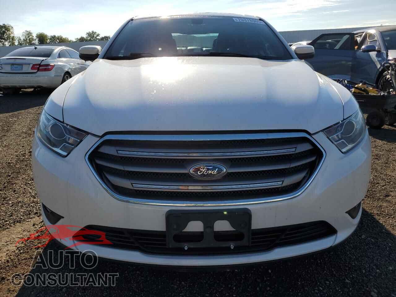 FORD TAURUS 2017 - 1FAHP2E80HG129776