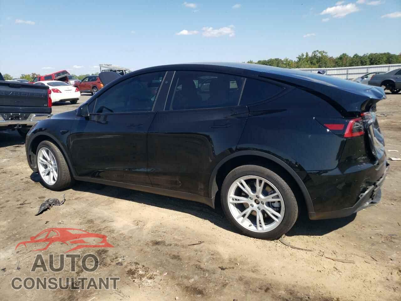 TESLA MODEL Y 2023 - 7SAYGDEE9PF803608