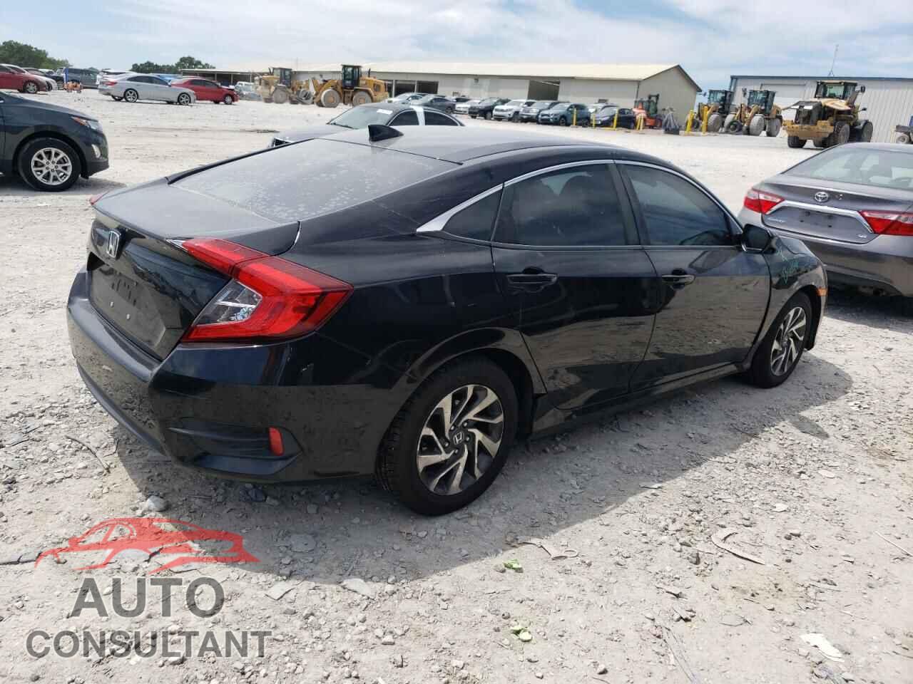 HONDA CIVIC 2018 - 2HGFC2F74JH590980