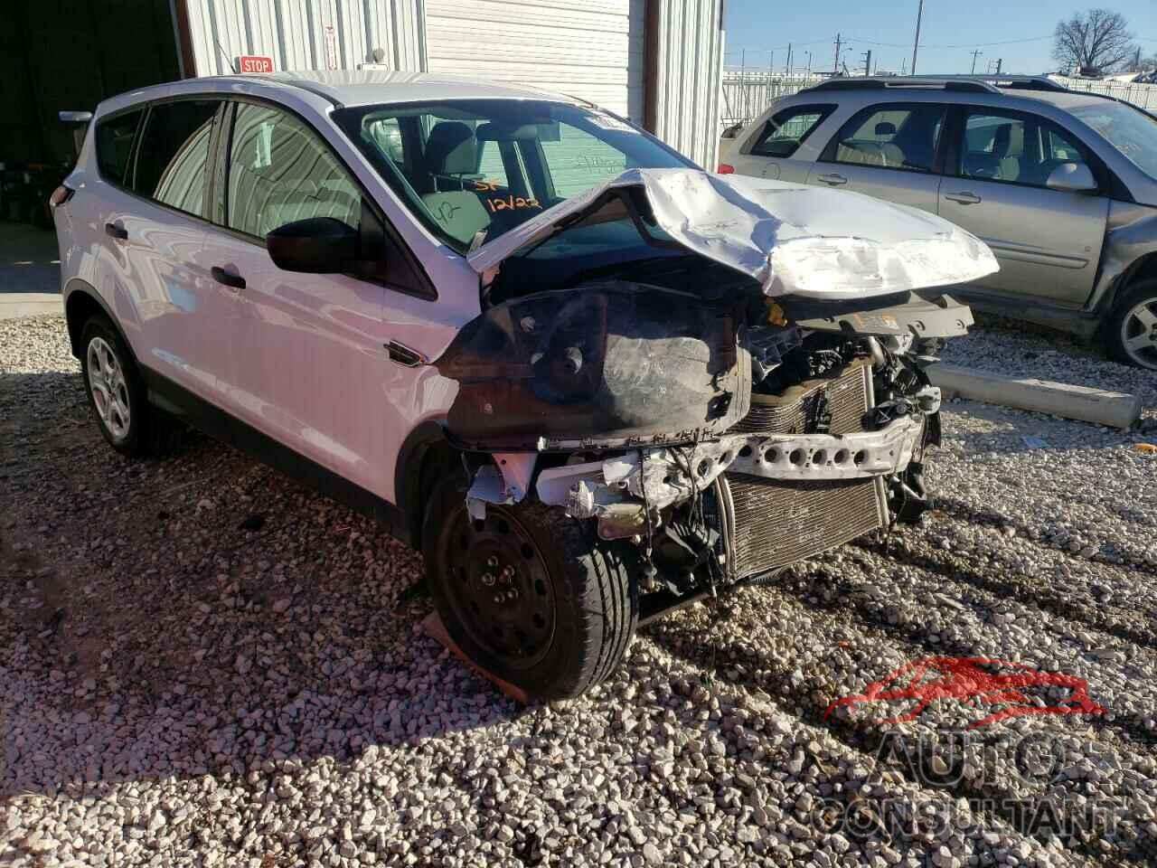 FORD ESCAPE 2017 - 1FMCU0F7XHUB96082