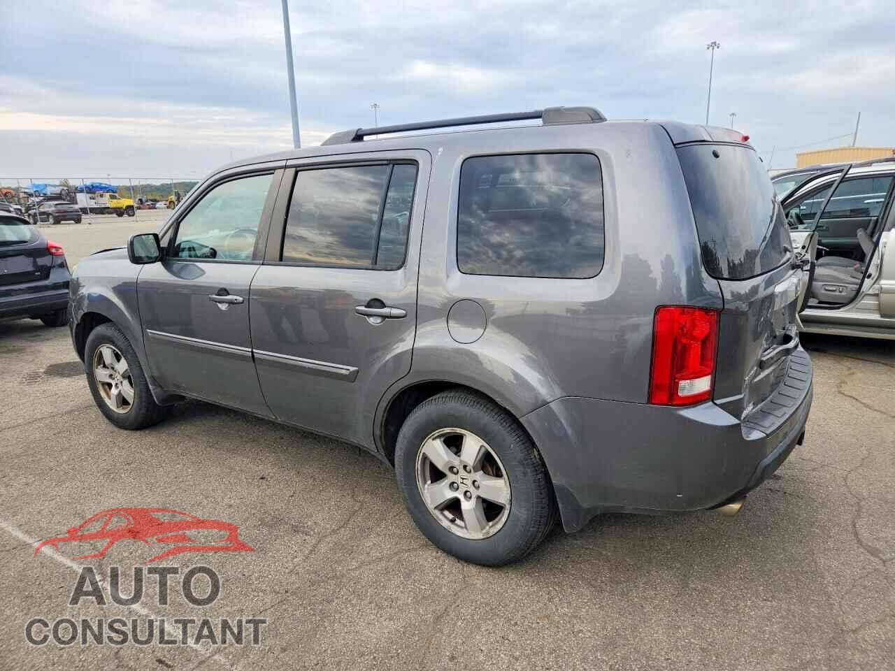 HONDA PILOT 2011 - 5FNYF4H71BB012883