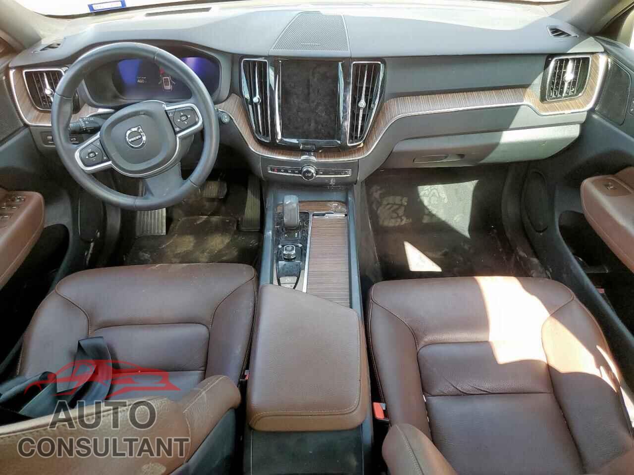 VOLVO XC60 B5 MO 2022 - YV4L12DK6N1086558