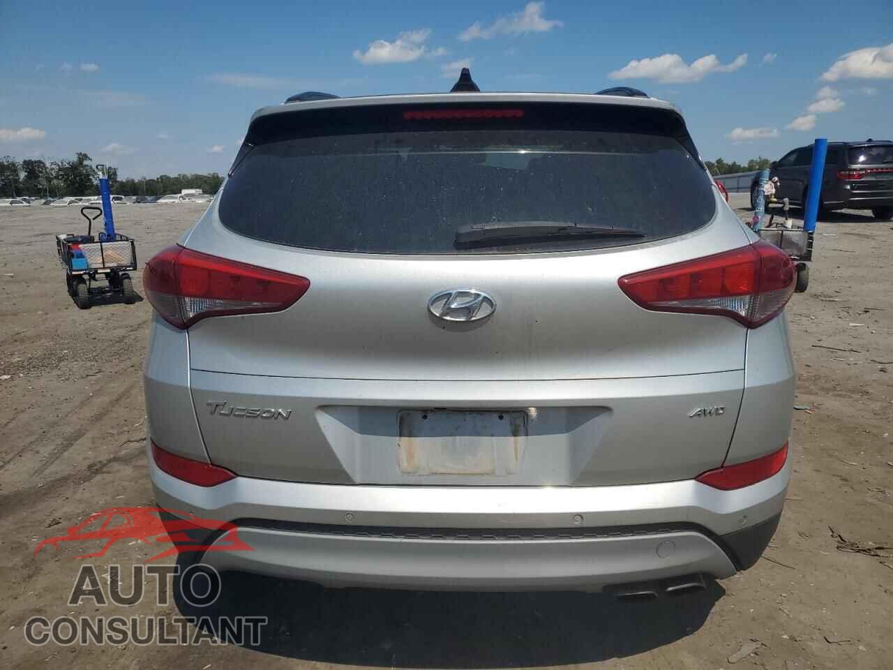 HYUNDAI TUCSON 2018 - KM8J3CA23JU655918