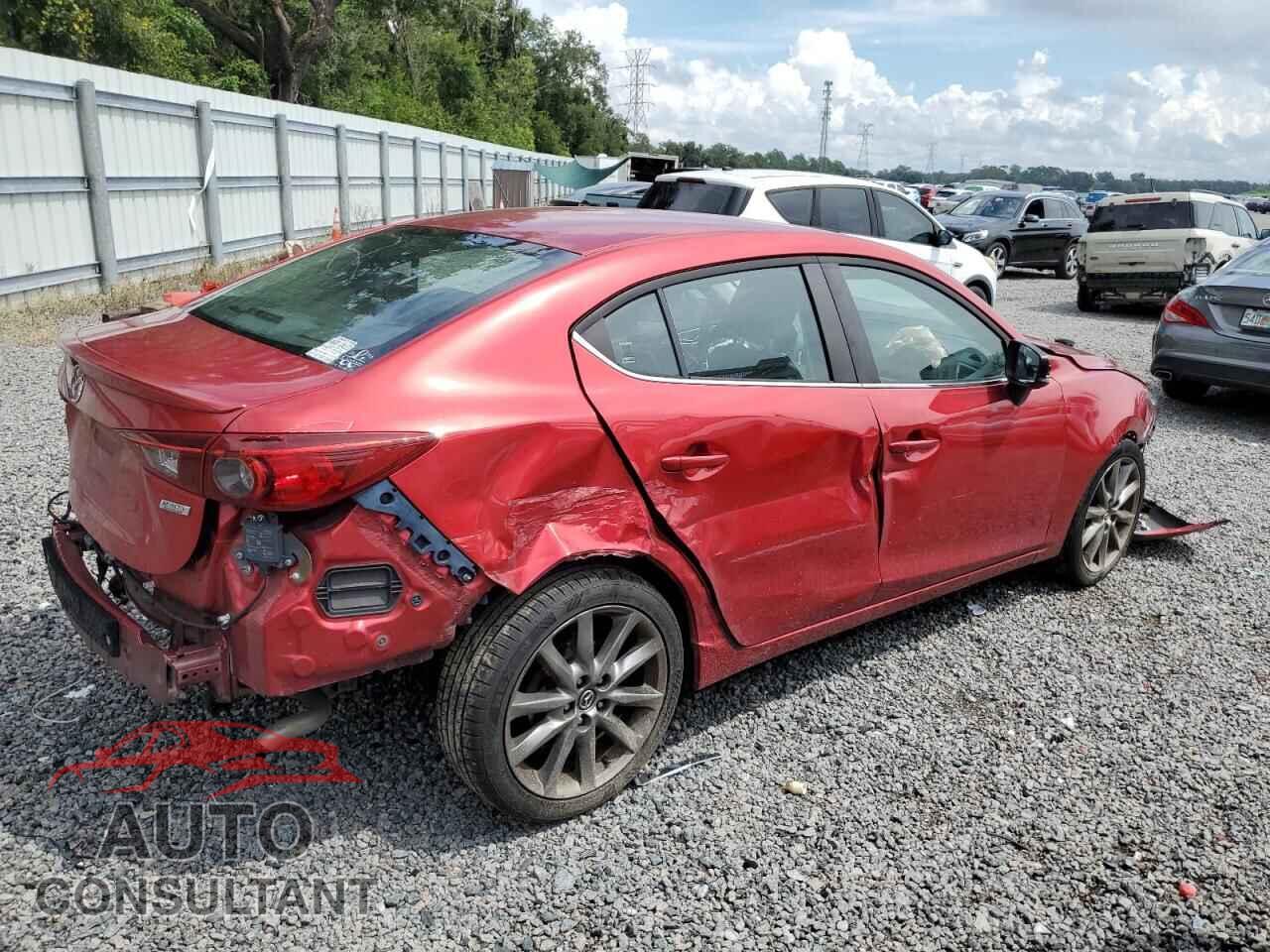 MAZDA 3 2018 - 3MZBN1V33JM218397