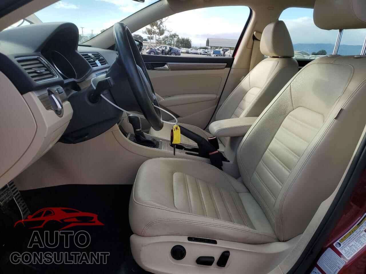 VOLKSWAGEN PASSAT 2018 - 1VWCA7A33JC014645