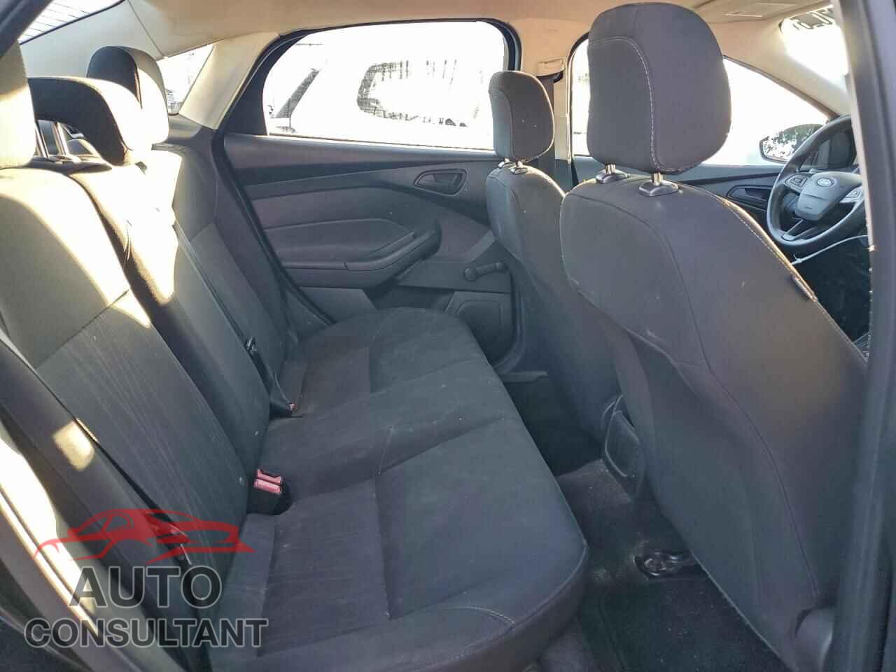 FORD FOCUS 2015 - 1FADP3E20FL314687