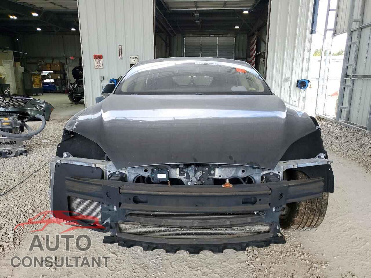 TESLA MODEL S 2013 - 5YJSA1CN9DFP27695