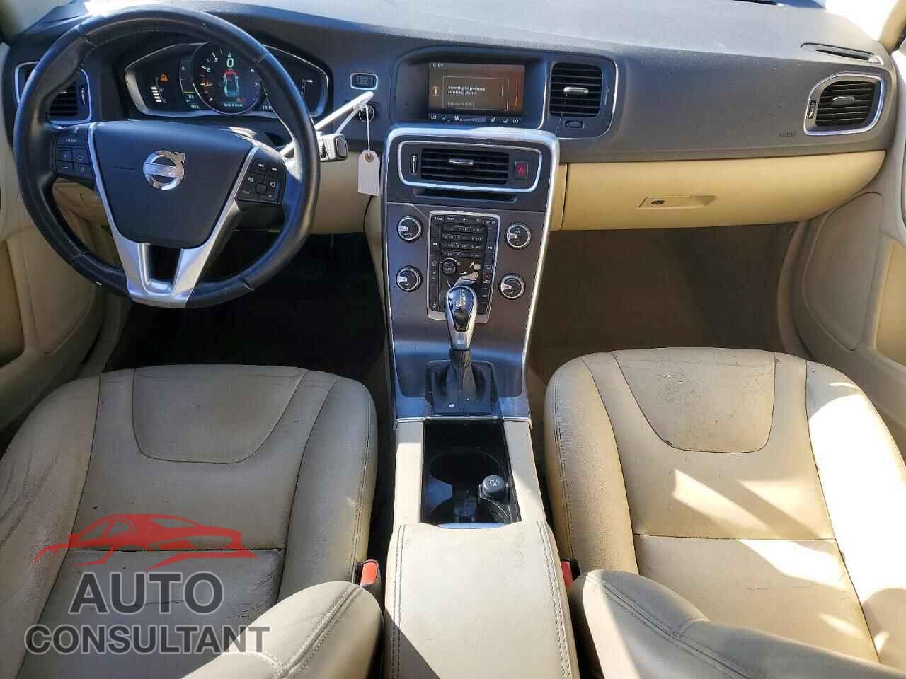 VOLVO S60 2015 - YV140MFB8F1306281