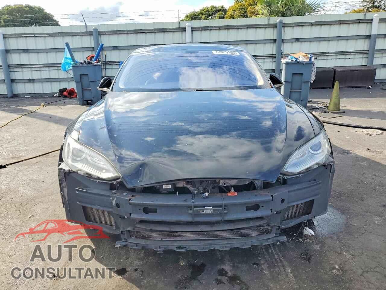 TESLA MODEL S 2013 - 5YJSA1DP8DFP28367