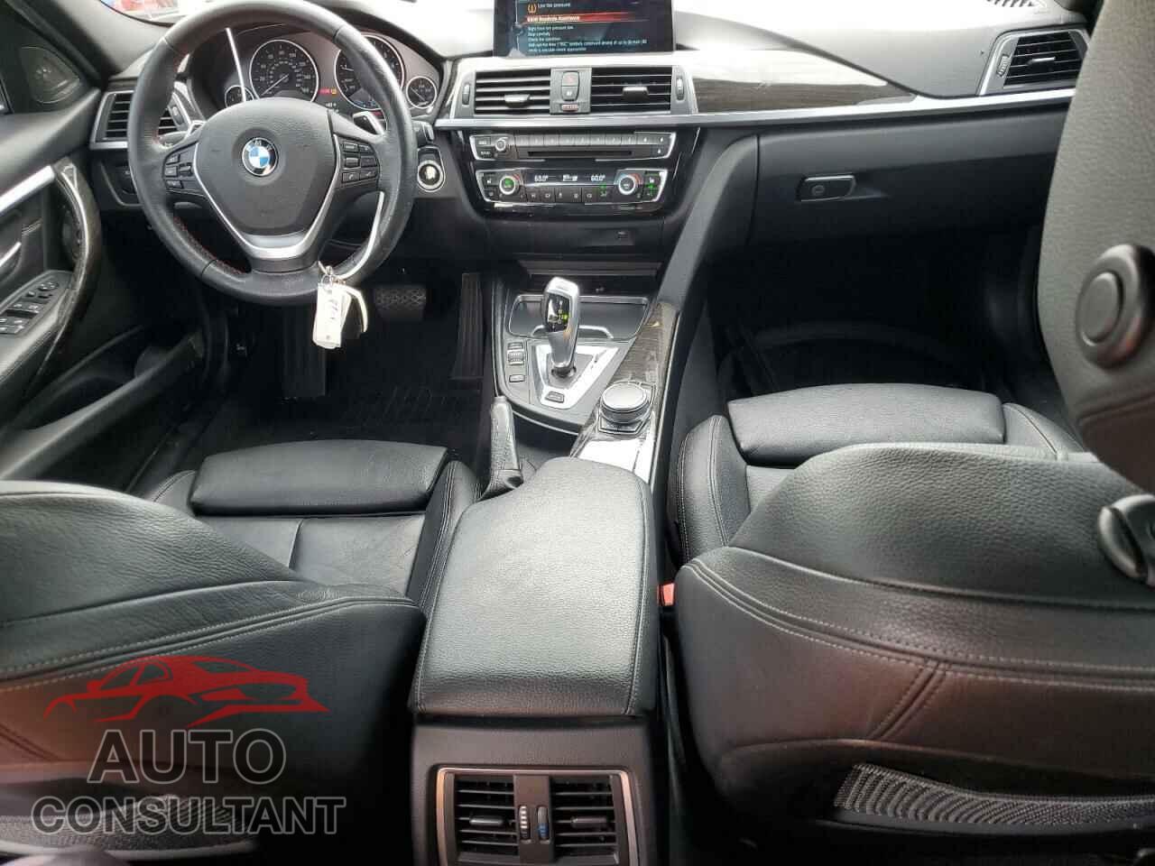 BMW 3 SERIES 2017 - WBA8E1C32HK895469