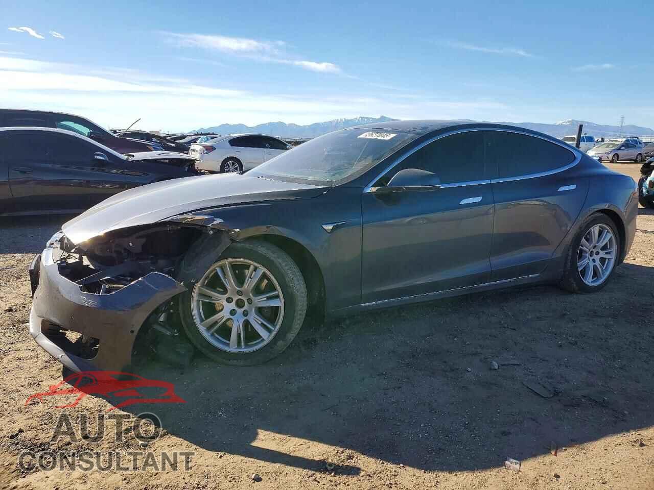 TESLA MODEL S 2020 - 5YJSA1E2XLF415113