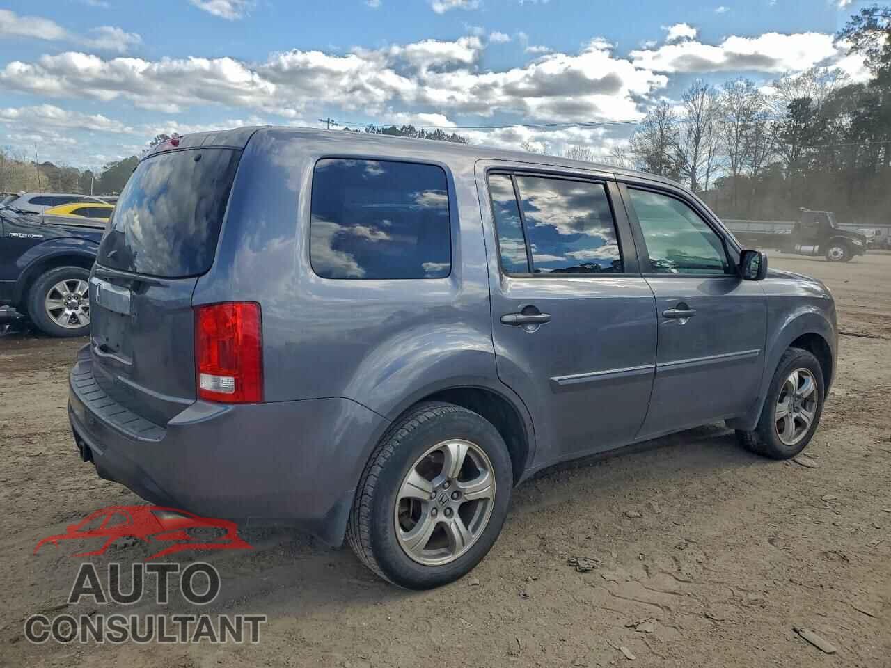 HONDA PILOT 2015 - 5FNYF3H44FB033099