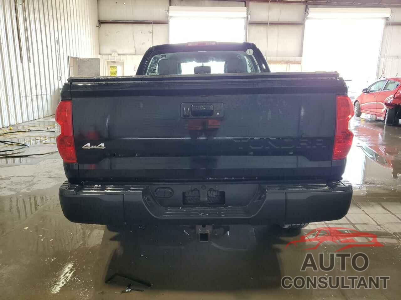 TOYOTA TUNDRA 2017 - 5TFUM5F1XHX071972