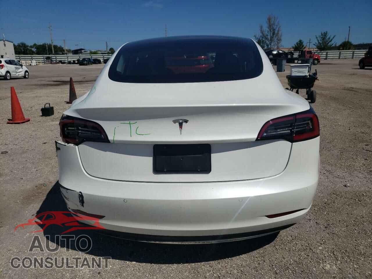 TESLA MODEL 3 2021 - 5YJ3E1EA7MF052691