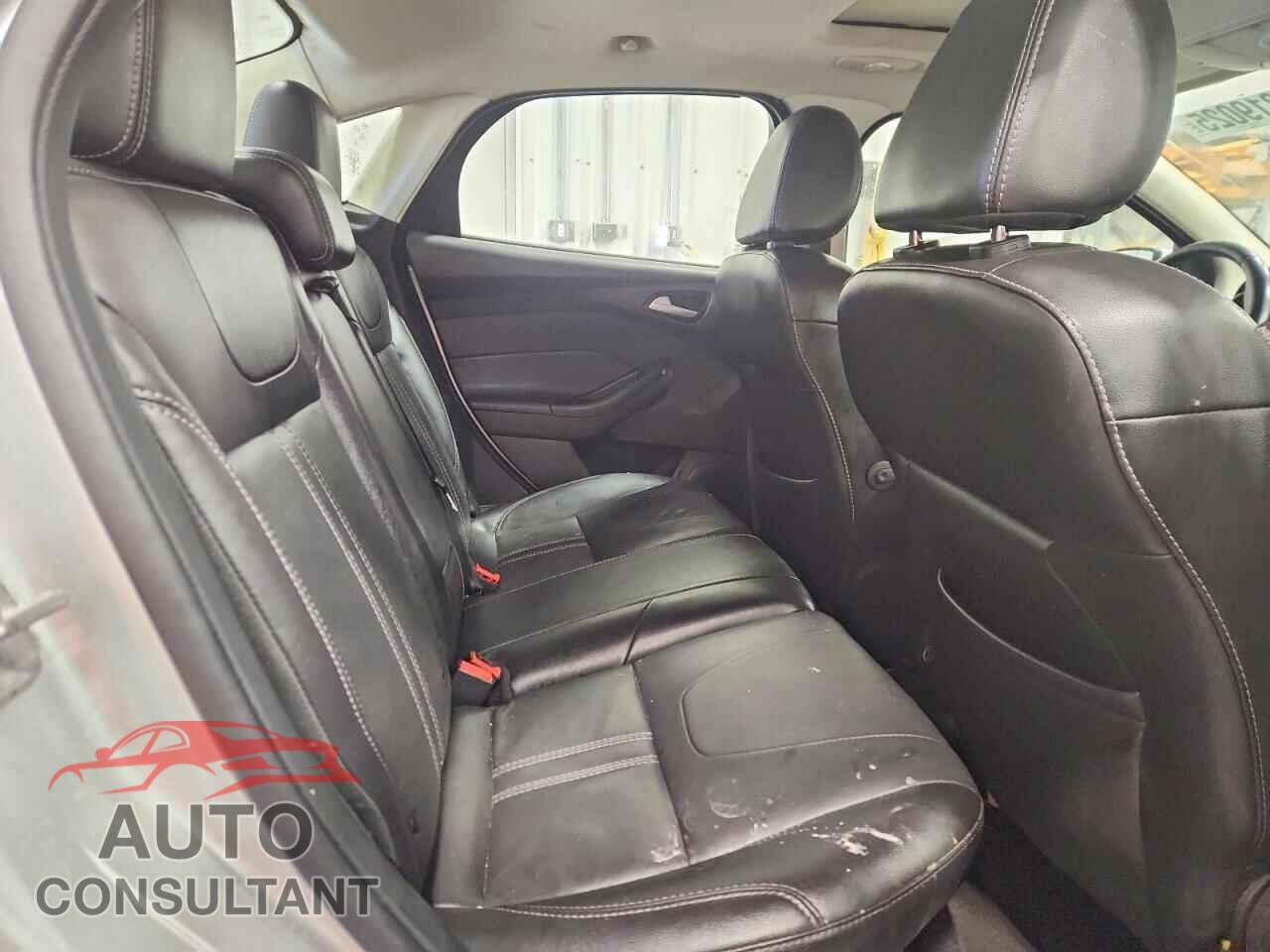 FORD FOCUS 2014 - 1FADP3F27EL127900