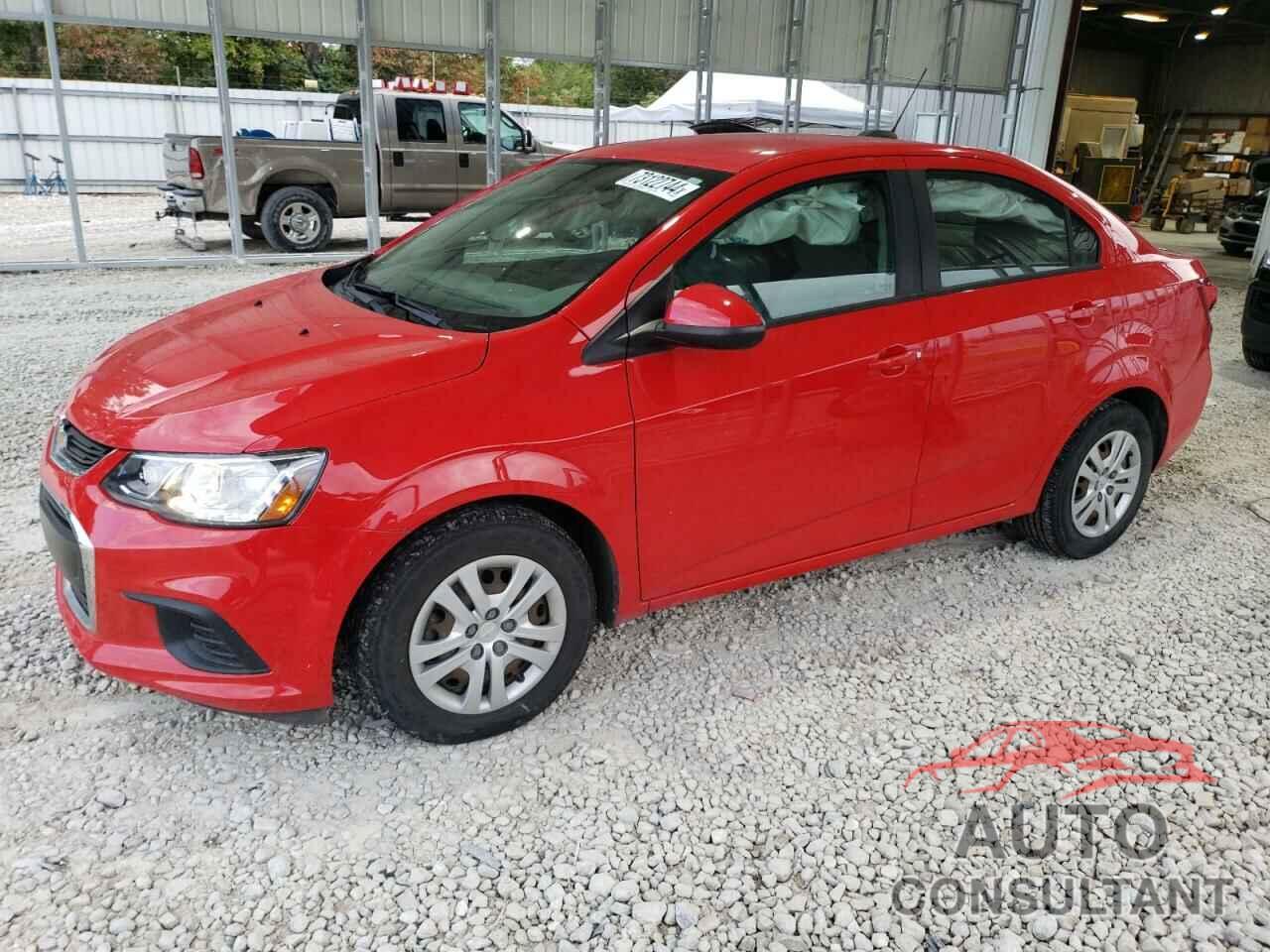 CHEVROLET SONIC 2018 - 1G1JB5SH0J4110645