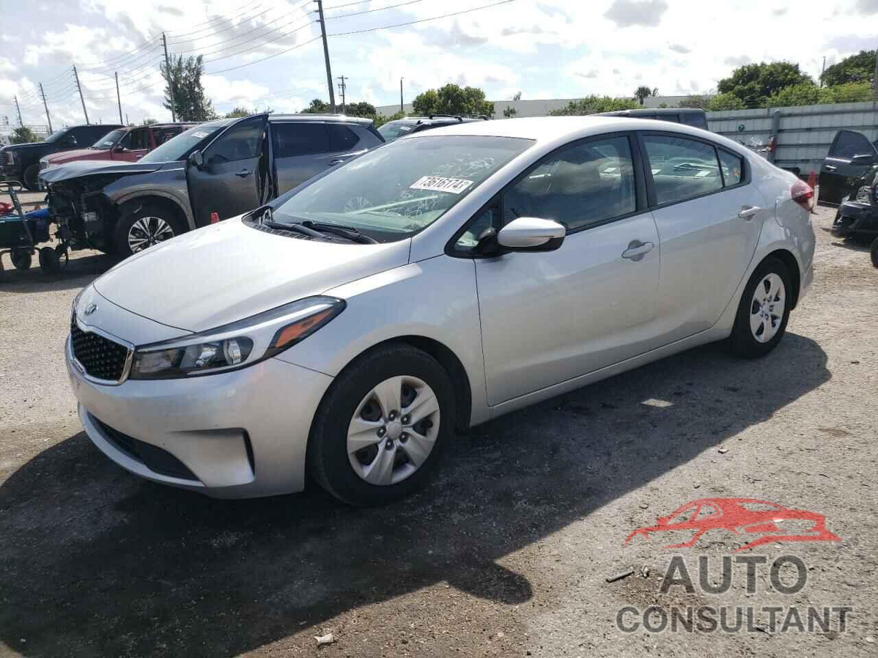 KIA FORTE 2018 - 3KPFK4A70JE268367