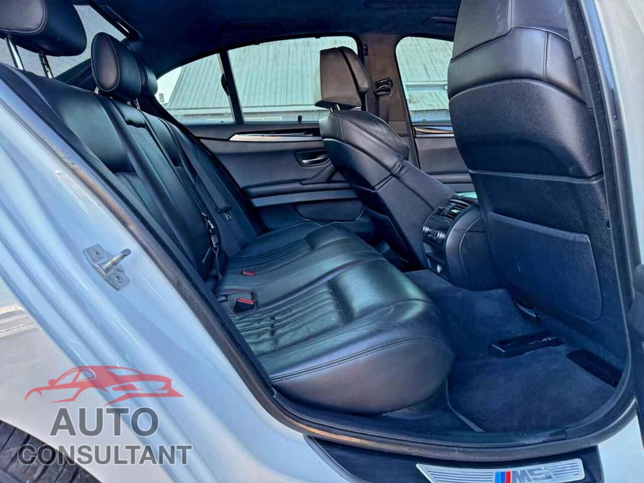 BMW M5 2013 - WBSFV9C57DC774007