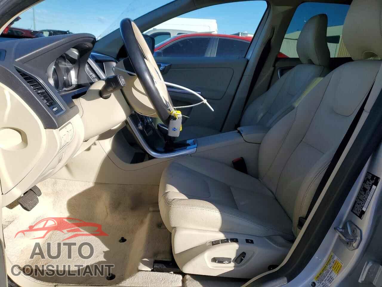 VOLVO XC60 2016 - YV440MDM2G2839150