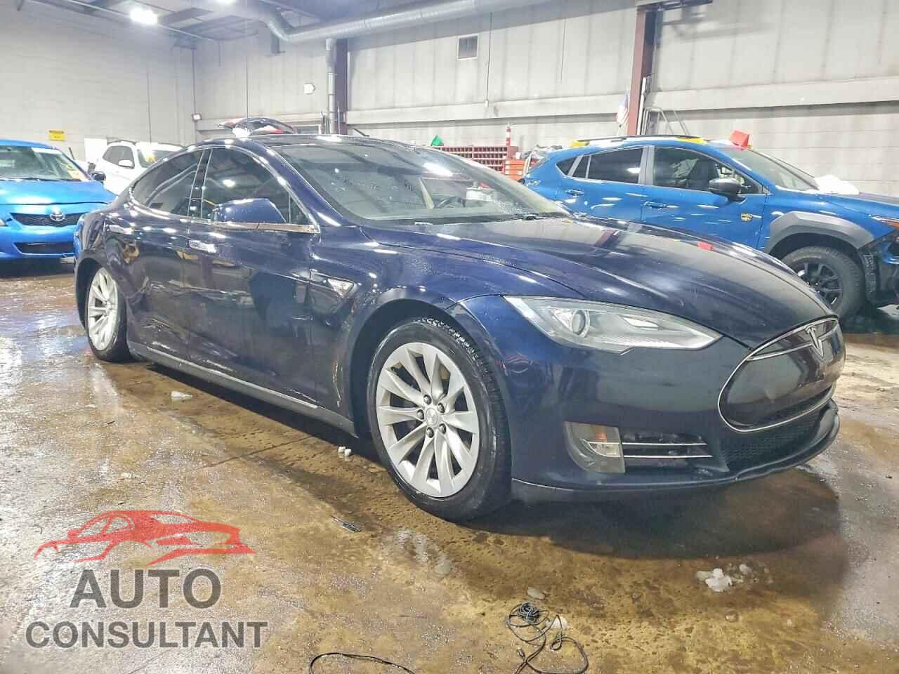 TESLA MODEL S 2013 - 5YJSA1DN0DFP14803