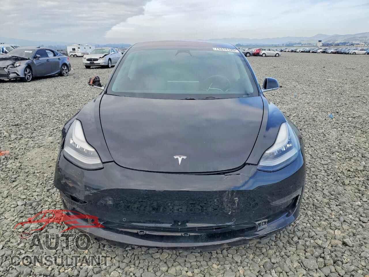 TESLA MODEL 3 2018 - 5YJ3E1EB9JF131879