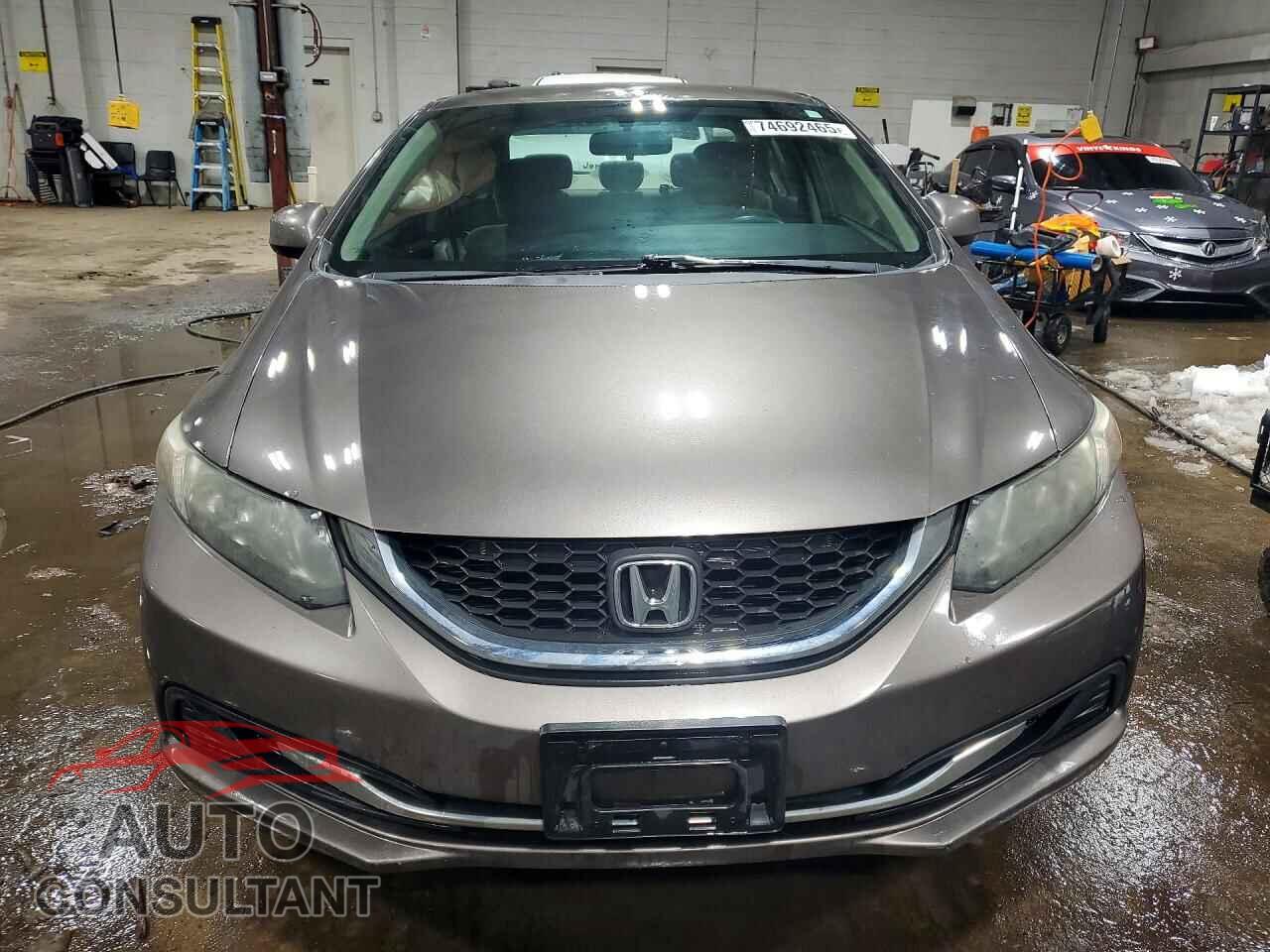 HONDA CIVIC 2013 - 2HGFB2F57DH574939