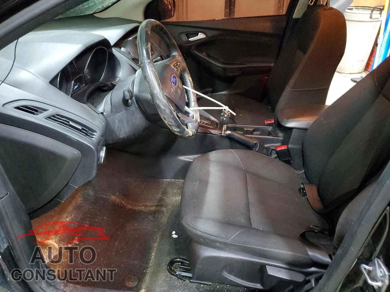 FORD FOCUS 2015 - 1FADP3F24FL380044