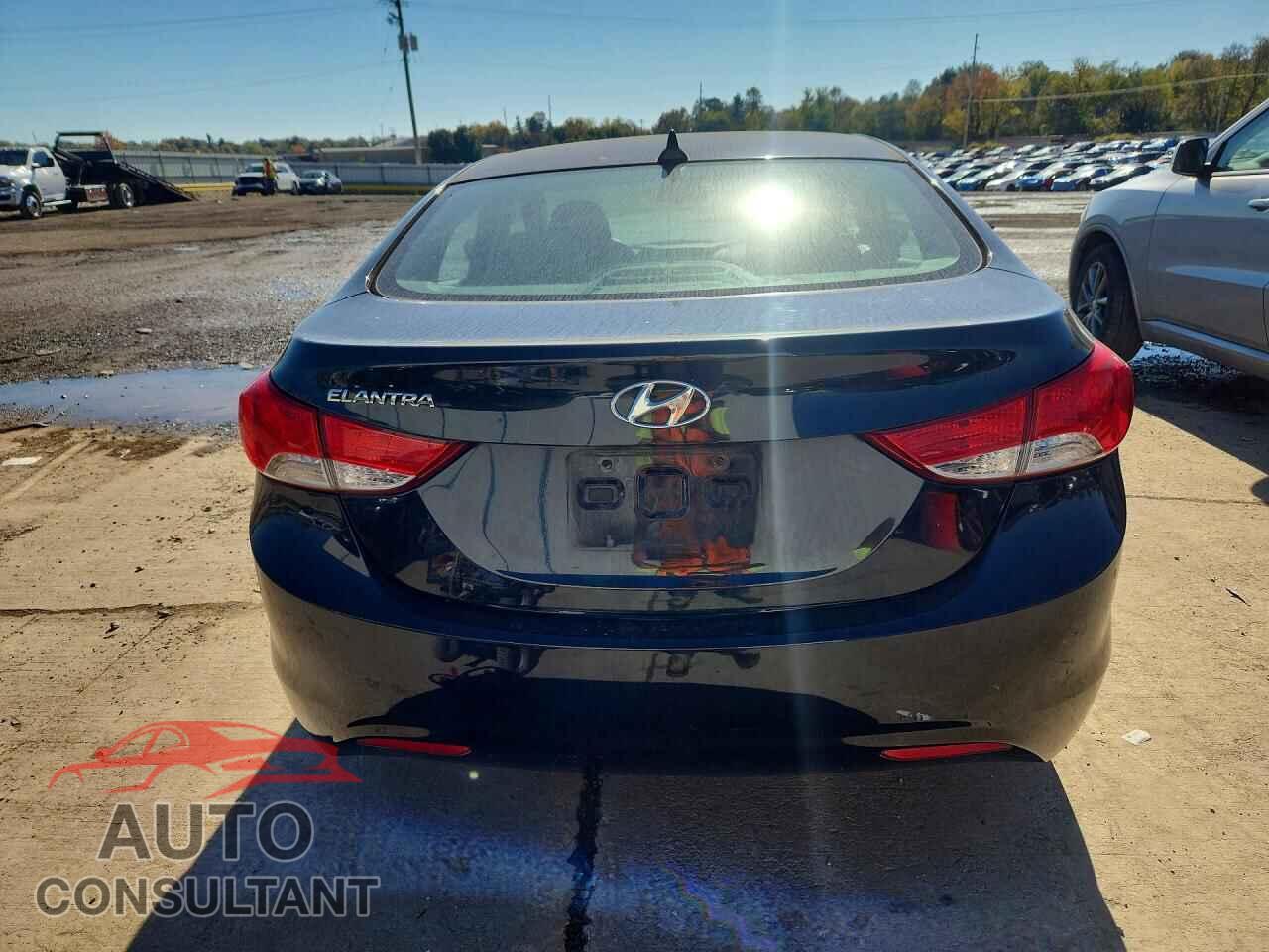 HYUNDAI ELANTRA 2013 - 5NPDH4AE1DH357482