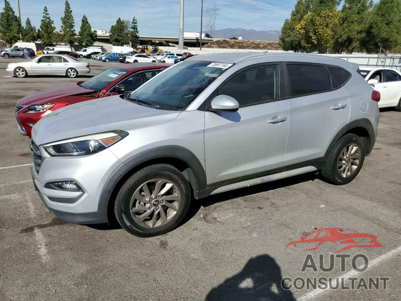 HYUNDAI TUCSON 2018 - KM8J33A48JU717301