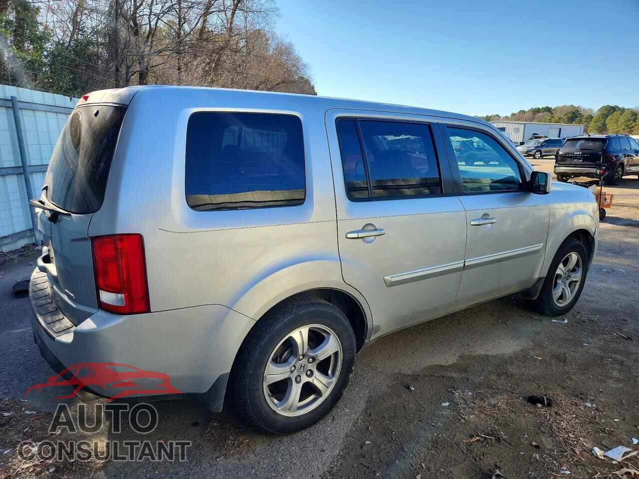 HONDA PILOT 2015 - 5FNYF4H50FB054191