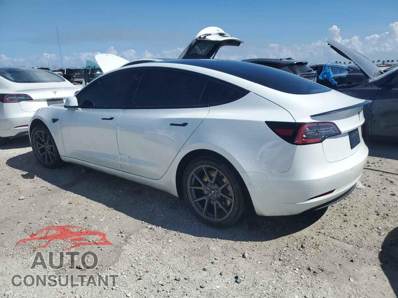 TESLA MODEL 3 2021 - 5YJ3E1EA6MF047210