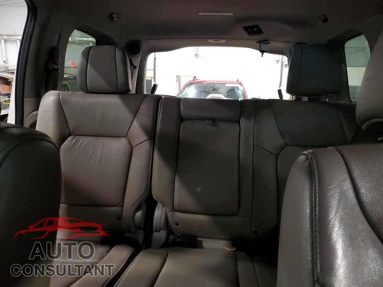 HONDA PILOT 2014 - 5FNYF4H95EB044676